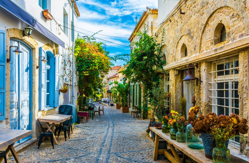 Features and History of Alaçatı Historic Stone Houses