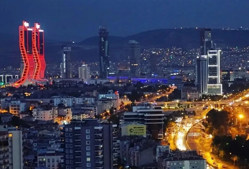 Where is Bayraklı?