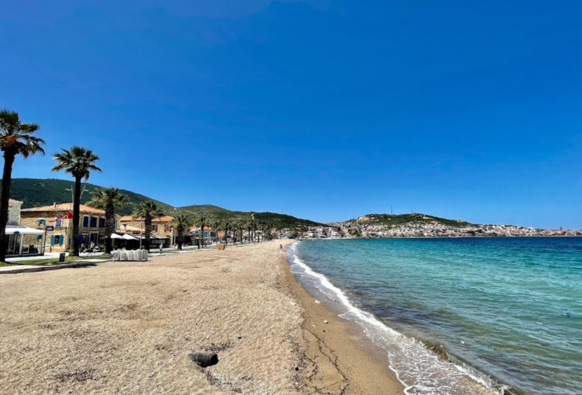 Yeni Foça Halk Plajı Nerededir?